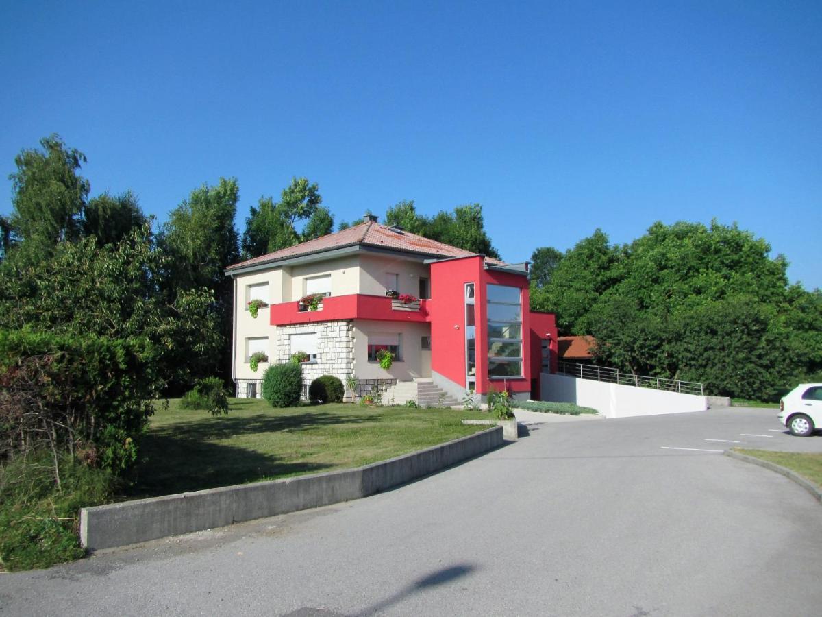 Pod Orehi Bed & Breakfast Postojna Exterior photo