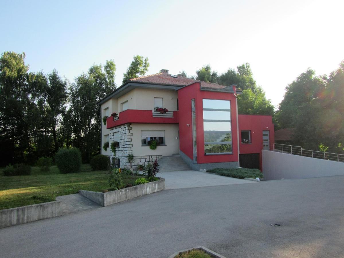 Pod Orehi Bed & Breakfast Postojna Exterior photo