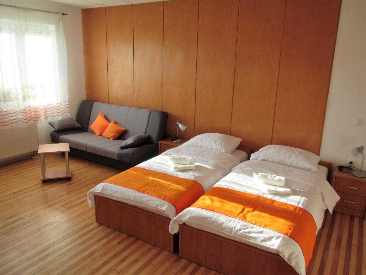 Pod Orehi Bed & Breakfast Postojna Exterior photo