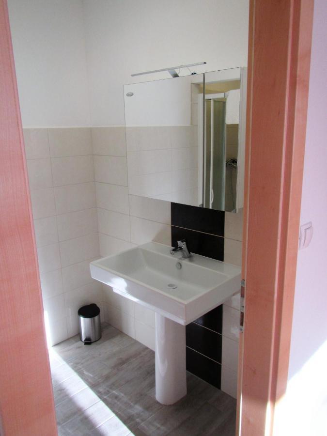 Pod Orehi Bed & Breakfast Postojna Exterior photo