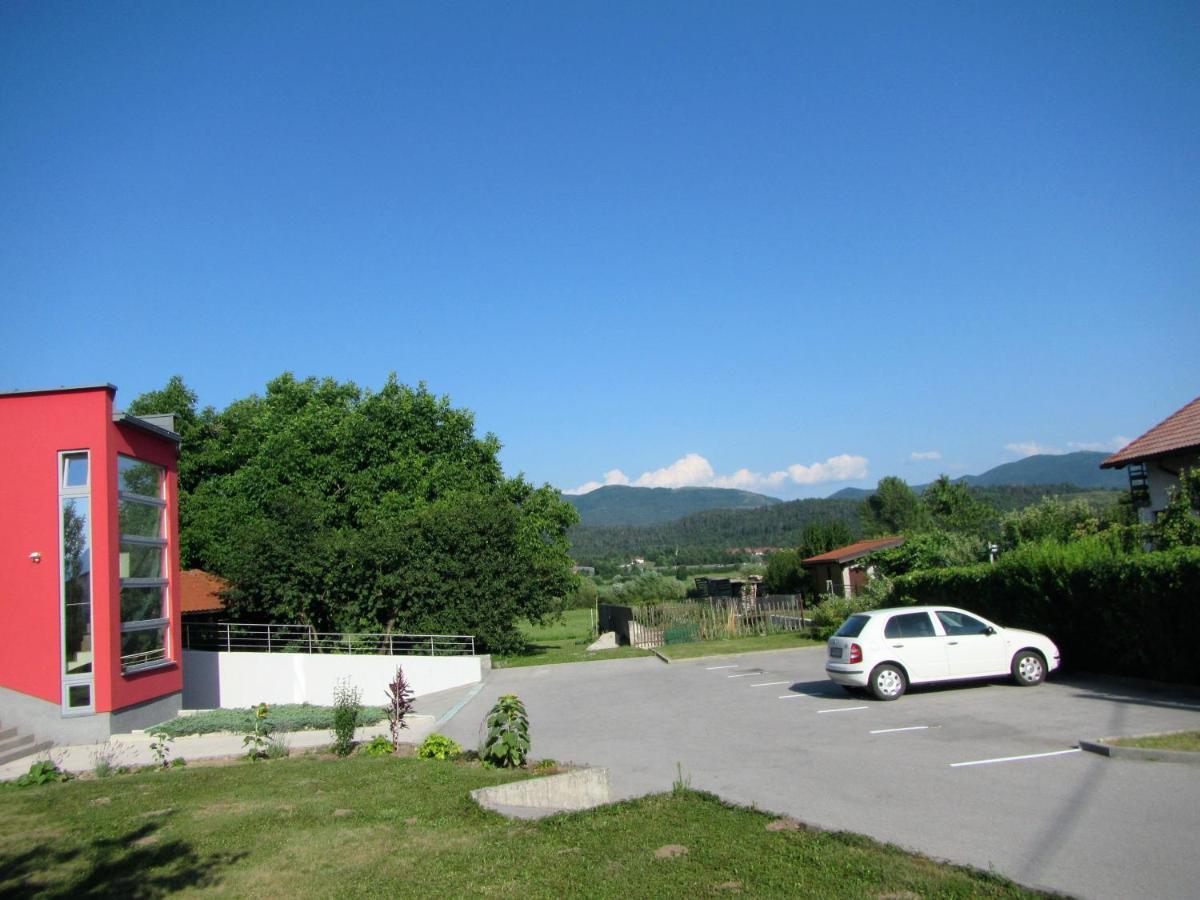Pod Orehi Bed & Breakfast Postojna Exterior photo